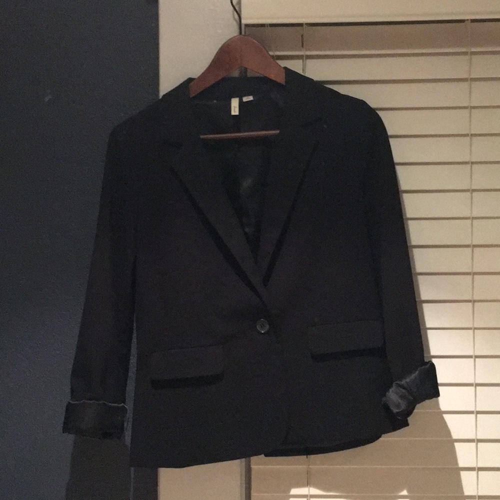 Classic black blazer, like new condition.